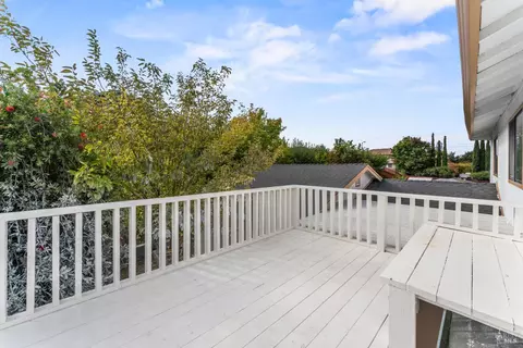 Exterior - 309 Pinto Ct, Vallejo, CA 94591 photo 7 of 9