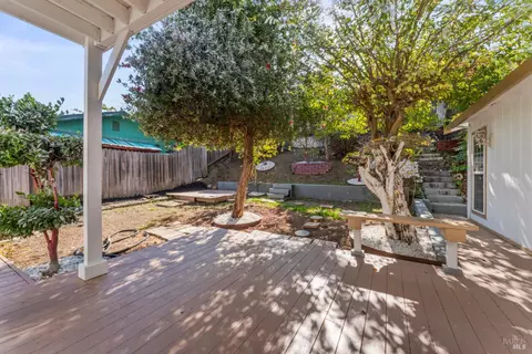 Exterior - 309 Pinto Ct, Vallejo, CA 94591 photo 5 of 9