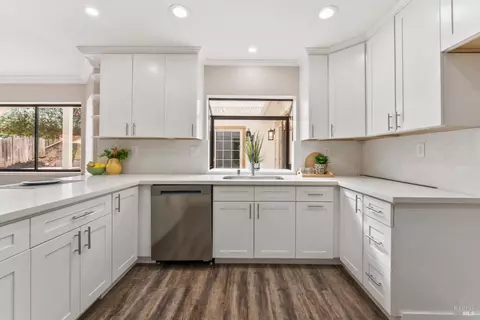 Kitchen - 309 Pinto Ct, Vallejo, CA 94591 photo 5 of 5