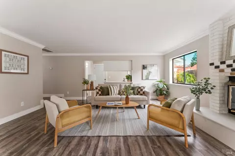 Living - 309 Pinto Ct, Vallejo, CA 94591 photo 6 of 6