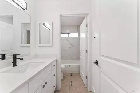 Bath - 309 Pinto Ct, Vallejo, CA 94591 photo 5 of 5
