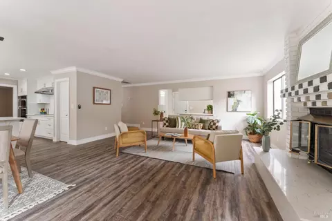 Living - 309 Pinto Ct, Vallejo, CA 94591 photo 5 of 6