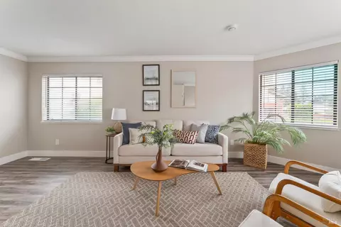 Living - 309 Pinto Ct, Vallejo, CA 94591 photo 3 of 6