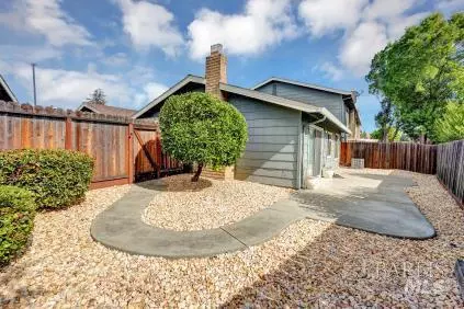 Exterior - 2825 Sundown Cir, Fairfield, CA 94533 photo 6 of 7