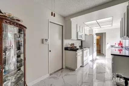 Kitchen - 2825 Sundown Cir, Fairfield, CA 94533 photo 1 of 3