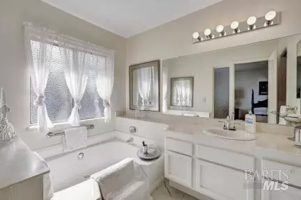 Bath - 2825 Sundown Cir, Fairfield, CA 94533 photo 2 of 2
