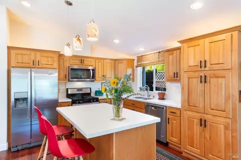 56 Laguna Seca Ct, Saint Helena, CA 94574