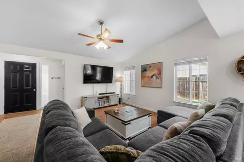 500 Gregory Dr, Vacaville, CA 95687 photo 8