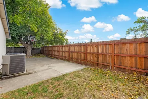 500 Gregory Dr, Vacaville, CA 95687 photo 31