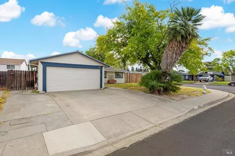 500 Gregory Dr, Vacaville, CA 95687 photo 3