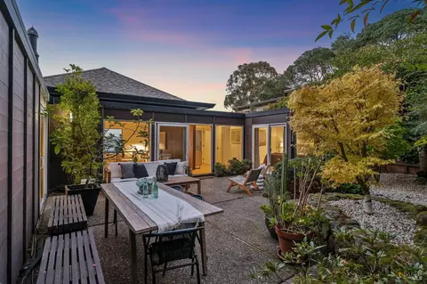 Exterior - 20 Crecienta Dr, Sausalito, CA 94965 photo 12 of 13
