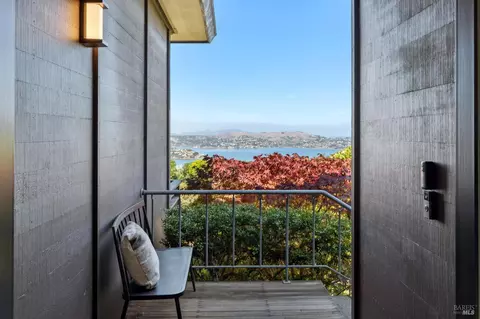 Entry Way - 20 Crecienta Dr, Sausalito, CA 94965 photo 1 of 7