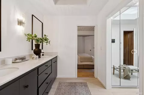 Bath - 20 Crecienta Dr, Sausalito, CA 94965 photo 1 of 4