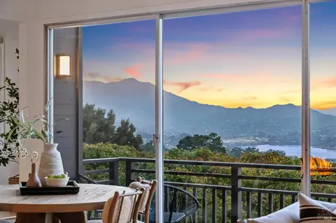 Dining - 20 Crecienta Dr, Sausalito, CA 94965 photo 2 of 6