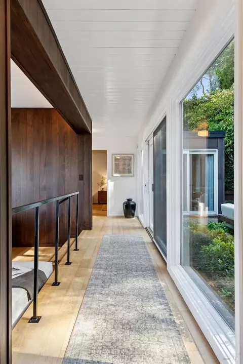 Entry Way - 20 Crecienta Dr, Sausalito, CA 94965 photo 6 of 7