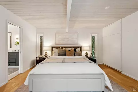 Bedroom - 20 Crecienta Dr, Sausalito, CA 94965 photo 2 of 8