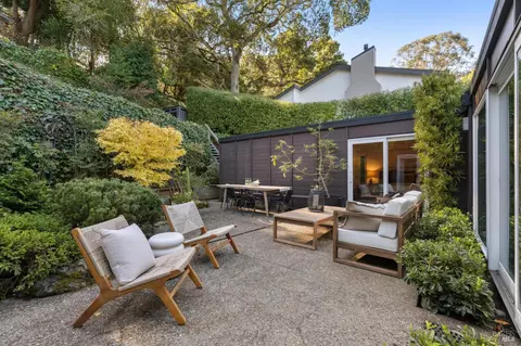 Exterior - 20 Crecienta Dr, Sausalito, CA 94965 photo 2 of 13