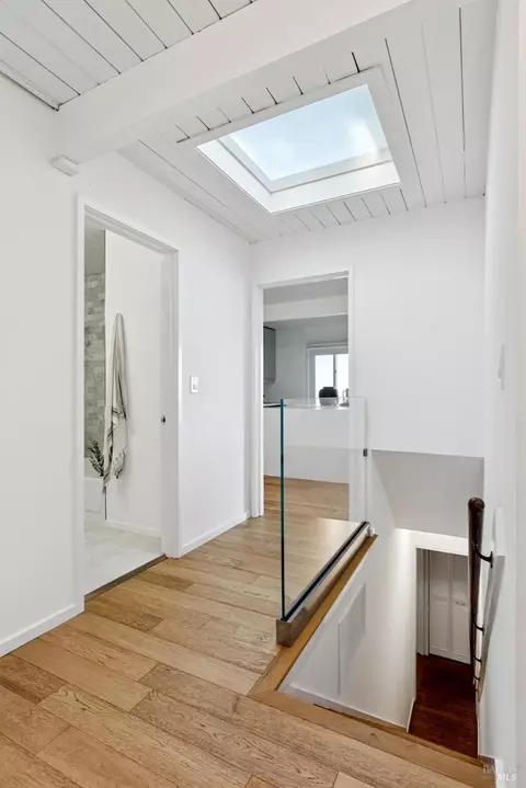 Entry Way - 20 Crecienta Dr, Sausalito, CA 94965 photo 7 of 7