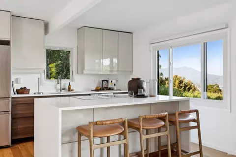 Kitchen - 20 Crecienta Dr, Sausalito, CA 94965 photo 2 of 4