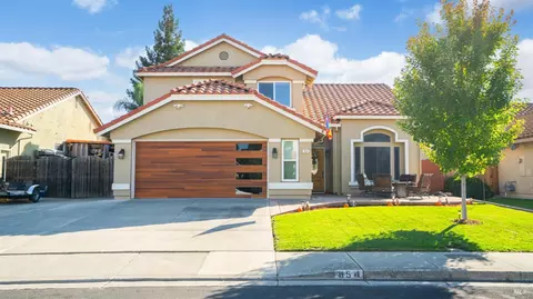 854 Owl Cir, Vacaville, CA 95687