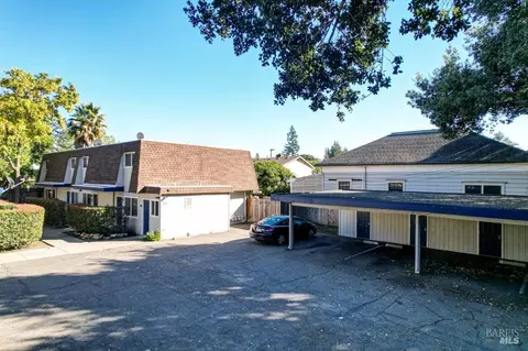 722 Orchard St, Santa Rosa, CA 95404