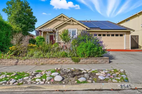 2545 Thistle Creek St, Santa Rosa, CA 95404