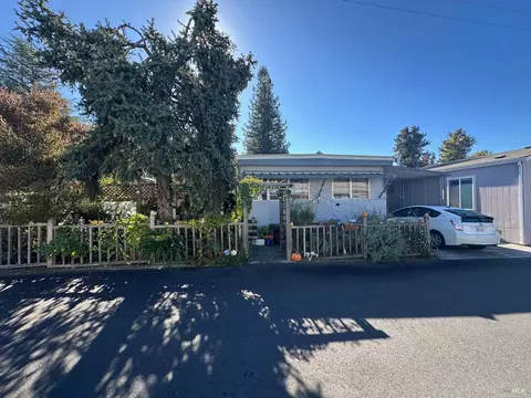 8800 Green Valley Rd #4, Sebastopol, CA 95472