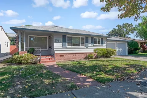 2260 Rowe Dr, Santa Rosa, CA 95403