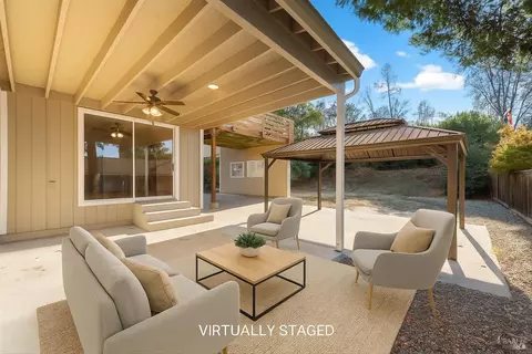 1017 Headlands Dr, Napa, CA 94558