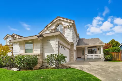 1845 Sandstone Dr, Petaluma, CA 94954