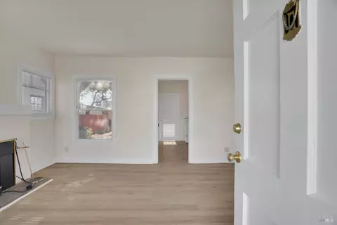 Entry Way - 323 Hampshire St, Vallejo, CA 94590 photo 1 of 3