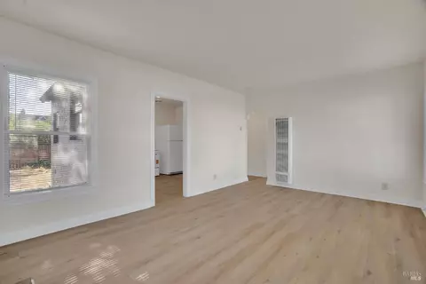 Living - 323 Hampshire St, Vallejo, CA 94590 photo 1 of 4