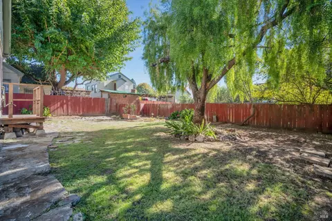 Exterior - 323 Hampshire St, Vallejo, CA 94590 photo 7 of 10