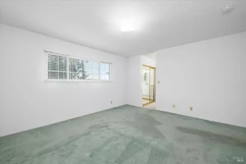 Bedroom - 911 Falcon Dr, Vallejo, CA 94589 photo 5 of 7