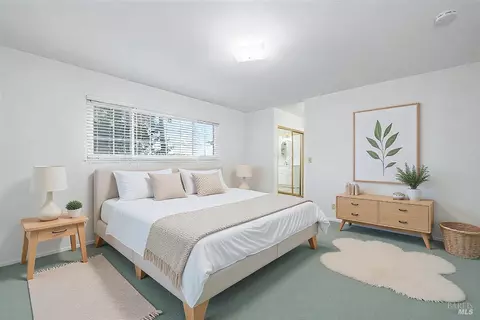 Bedroom - 911 Falcon Dr, Vallejo, CA 94589 photo 6 of 7
