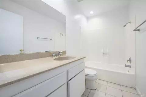 Bath - 911 Falcon Dr, Vallejo, CA 94589 photo 2 of 2