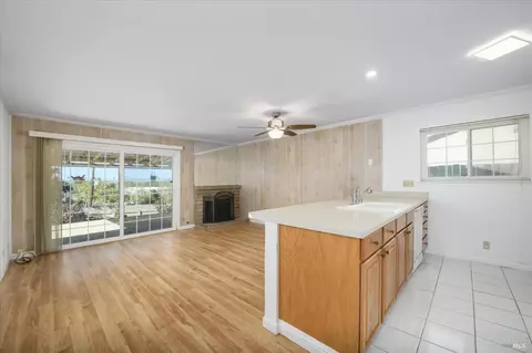 Living - 911 Falcon Dr, Vallejo, CA 94589 photo 3 of 4