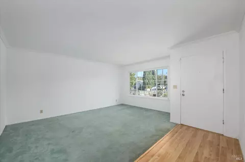 Living - 911 Falcon Dr, Vallejo, CA 94589 photo 1 of 4