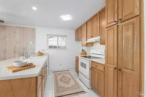 Kitchen - 911 Falcon Dr, Vallejo, CA 94589 photo 1 of 1