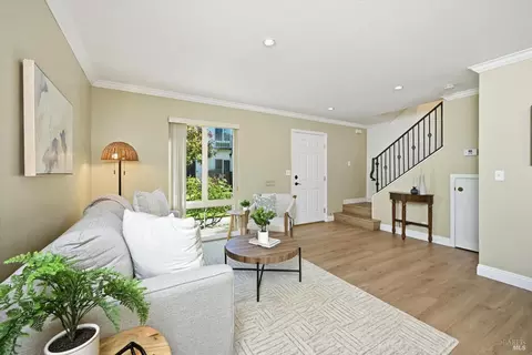 1072 Marina Dr, Napa, CA 94559