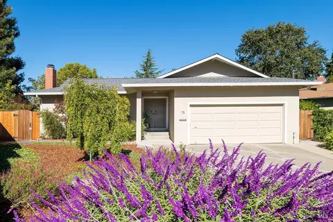15 Betty Ln, Novato, CA 94947