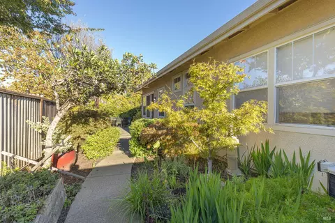 Exterior - 4 Firefly Ln, Napa, CA 94558 photo 9 of 10