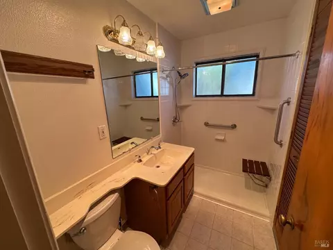 Bath - 101 University Ave, Vallejo, CA 94591 photo 1 of 1