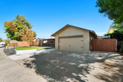 Exterior - 313 Timber Dr, Vacaville, CA 95688 photo 2 of 16