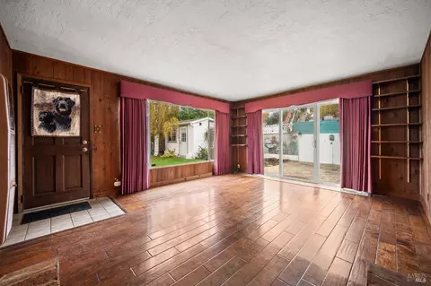 Living - 1325 Nebraska St, Vallejo, CA 94590 photo 4 of 8