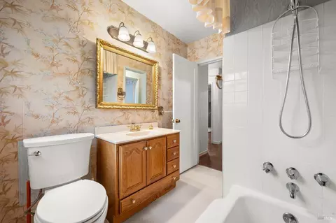 Bath - 1325 Nebraska St, Vallejo, CA 94590 photo 1 of 3