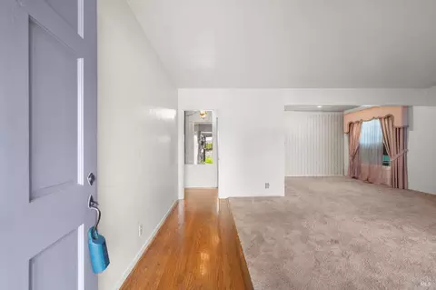 Entry Way - 1325 Nebraska St, Vallejo, CA 94590 photo 1 of 1