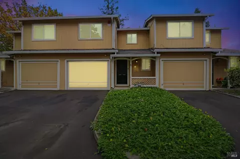 125 Acorn Dr, Petaluma, CA 94952