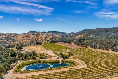 500 Old Long Valley Rd, Clearlake Oaks, CA 95423