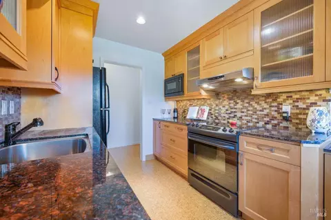 155 Canal St #3, San Rafael, CA 94901